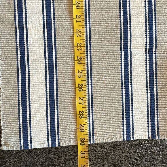 Short Table Runner Striped - Picture 2 of 4